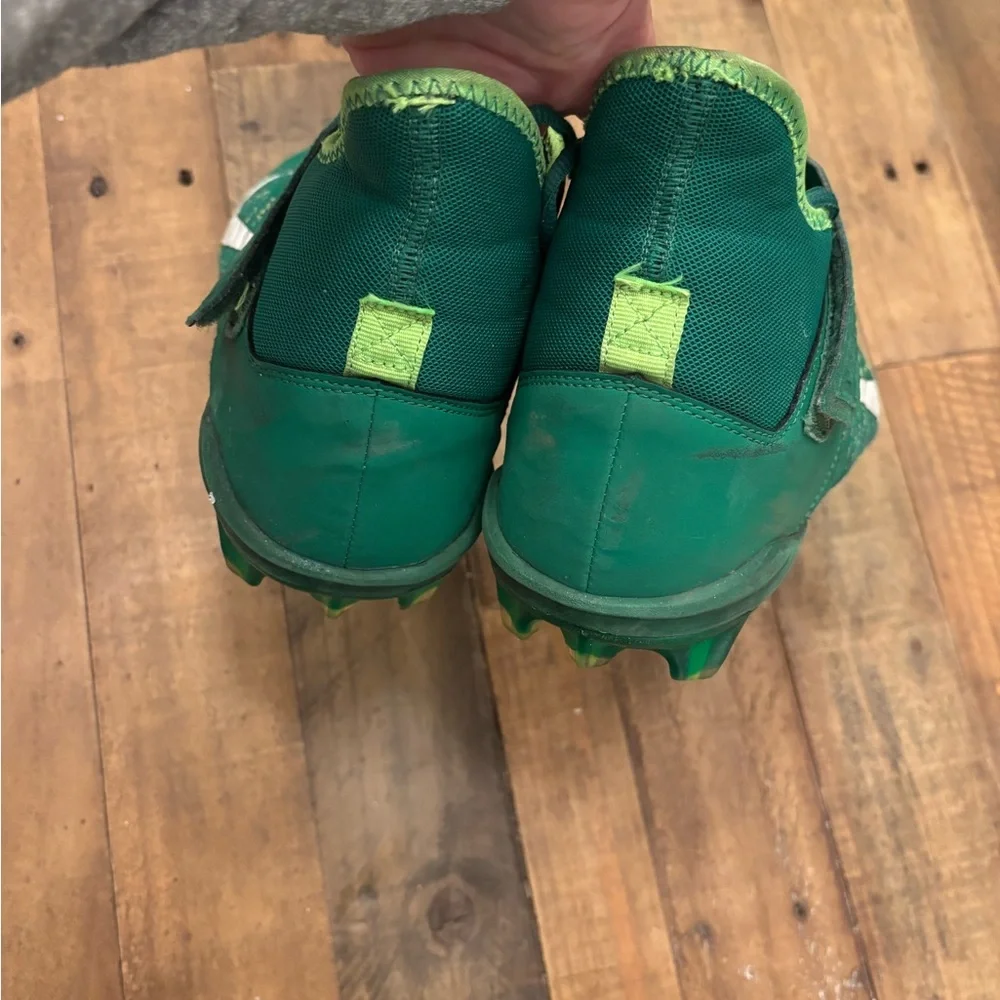 Nike Alpha Menace Pro 2 Mid cleats
